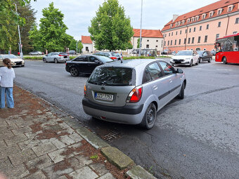 Kia Rio - 3