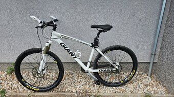 Horské kolo Giant - 3