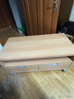 Tv stolek na kolečkách se 2 šuplíky - 3