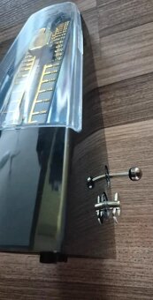 Nový metronom 22x10x10cm,balíkovna 50Kč - 3