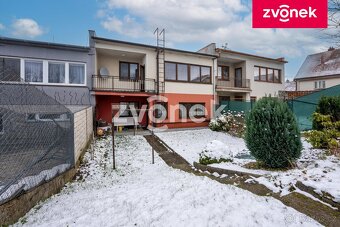 Prodej řadového rodinného domu s garáží a zahradou ve Sla... - 3