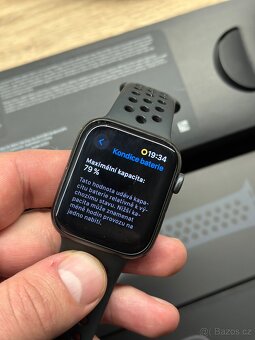 Apple Watch Nike SE, 44mm, Space Gray - 3
