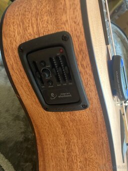 Elektroakustická kytara Furch - 3