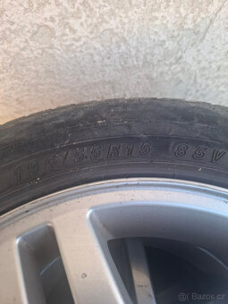 Na ford focus 1 - prodám lité kola R15 - 3