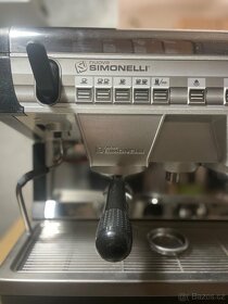 Pákový kávovar Nuova Simonelli Appia II Compact - 3