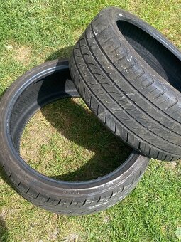 225/35 r19 - 3