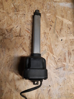 Pístnice elektrohydraulická - 3