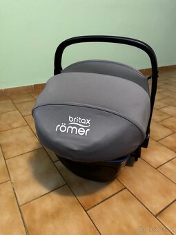 Autosedačka Britax Romer Baby-Safe 2 i-Size - vajíčko - 3