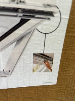Střešní okno Velux s rámem a příslušenstvím - 3
