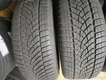 225/45 R18 Goodyear Ultragrip Performance zimní - JAKO NOVÉ - 3