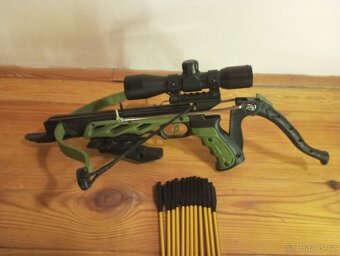 Kuše Aligator + Kušohled 4×32 + 12 šipek - 3