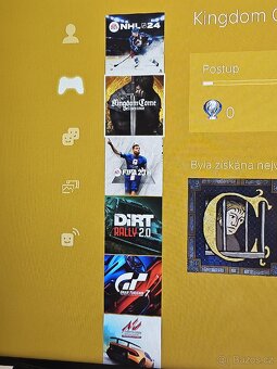 Playstation 4 Pro 1TB, 2 ovladače + 41 her - 3