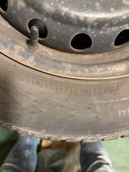 Zimní pneu Nokian s disky 185/65/15 4x100 - 3
