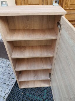 moderní koupelnová skříňka závěsná – DOPRAVA - 3