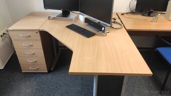 Nabízím 4 kancelářské stoly a 2 šuplíky - 3