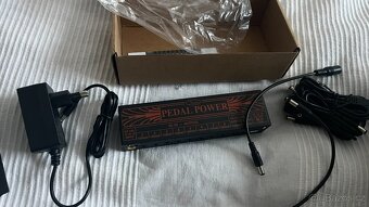 Napájecí zdroj pro kytarové efekty - 3