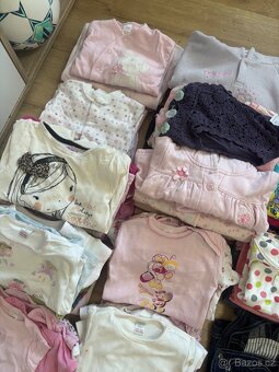 Velký balík 116ks kojeneckého oblečení na holčičku vel.50-86 - 3