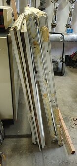 2 ks plastových oken - 3