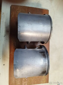 SUZUKI RM 500 PÍSTY. - 3