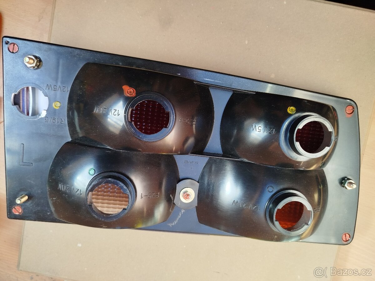 Nová zadní světla M Škoda 105 120 2ks - 4