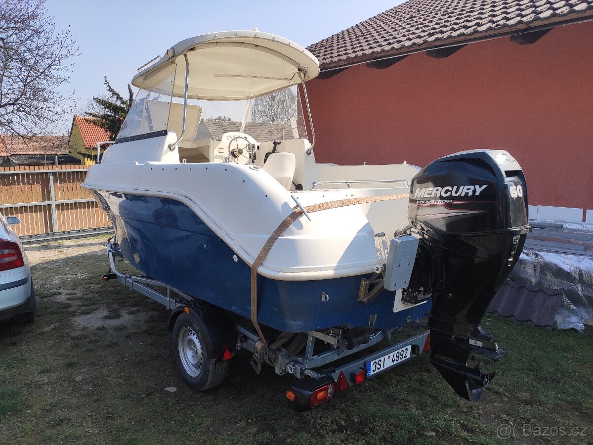 kajutová motorová laminátová loď Bluestar Ventura - 4