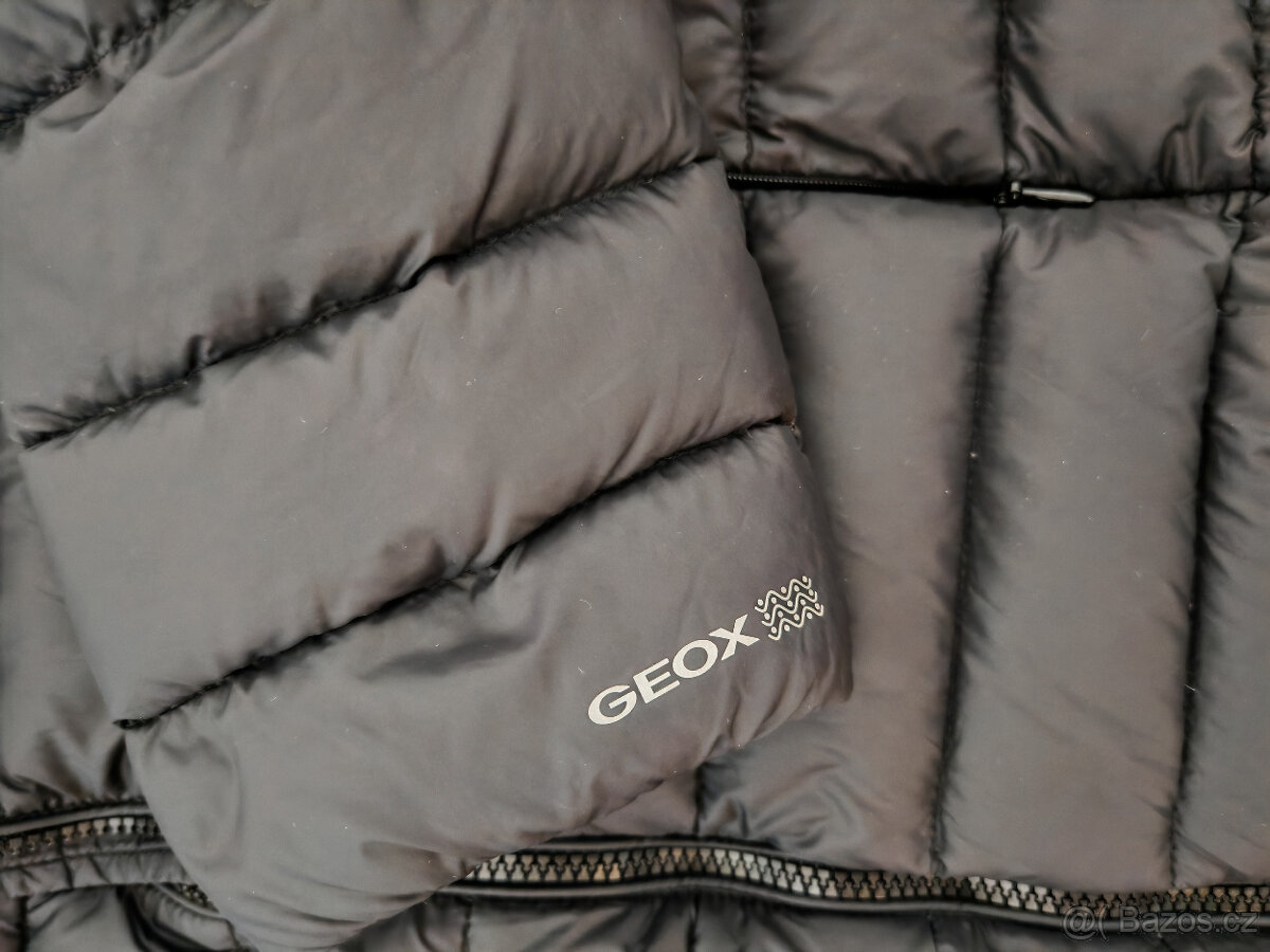 Dámská černá péřová bunda GEOX vel. 40 - 42 - 4