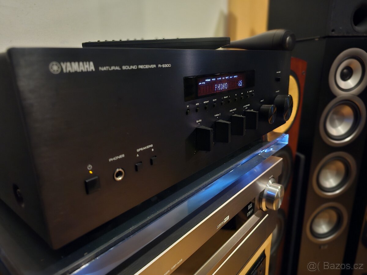 Zesilovač receiver YAMAHA - 4