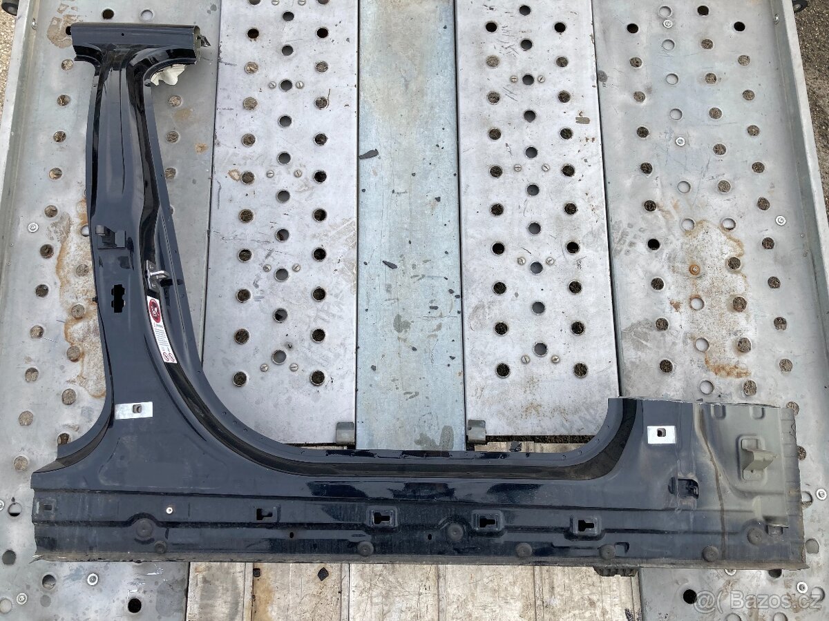 Zadni cast BMW F30 ctvrtka/bocnice+pravy prah s B sloupkem - 4