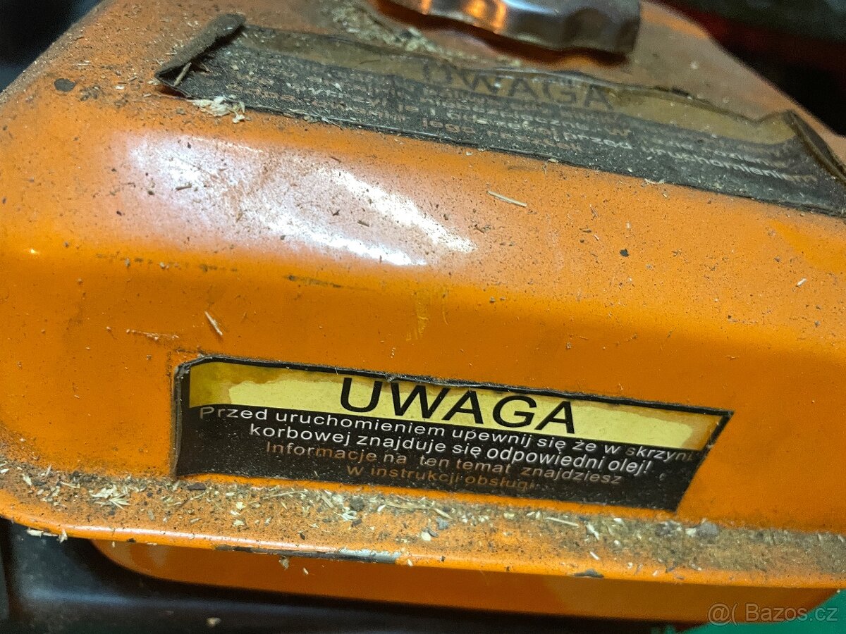 prodám požitý 4taktní motor viz foto 6,5 - 4