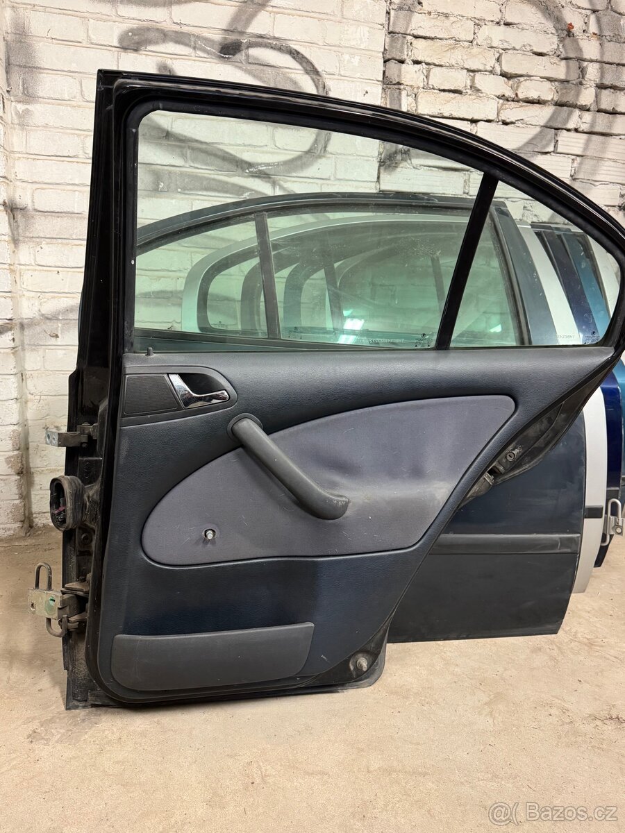Škoda Octavia 1 sedan, PZ dveře - 4