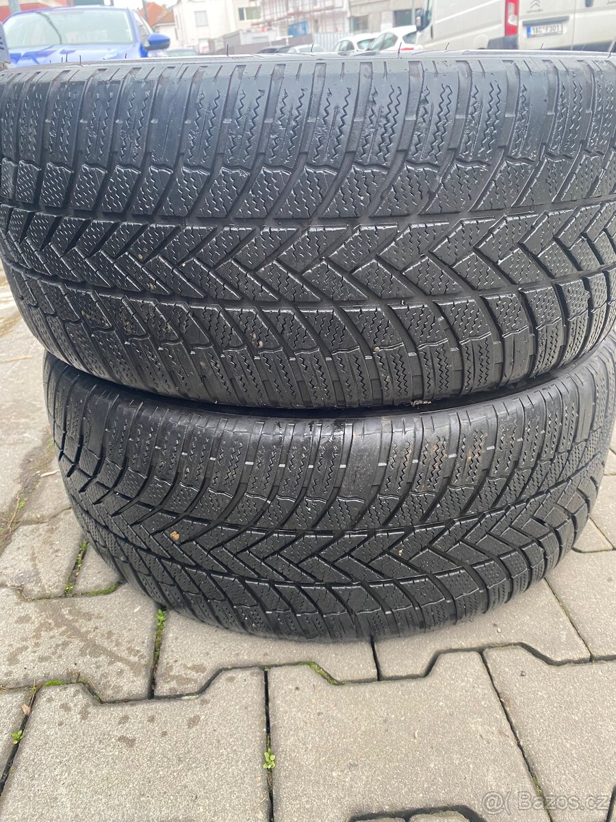 245/45/18 zimní - 4