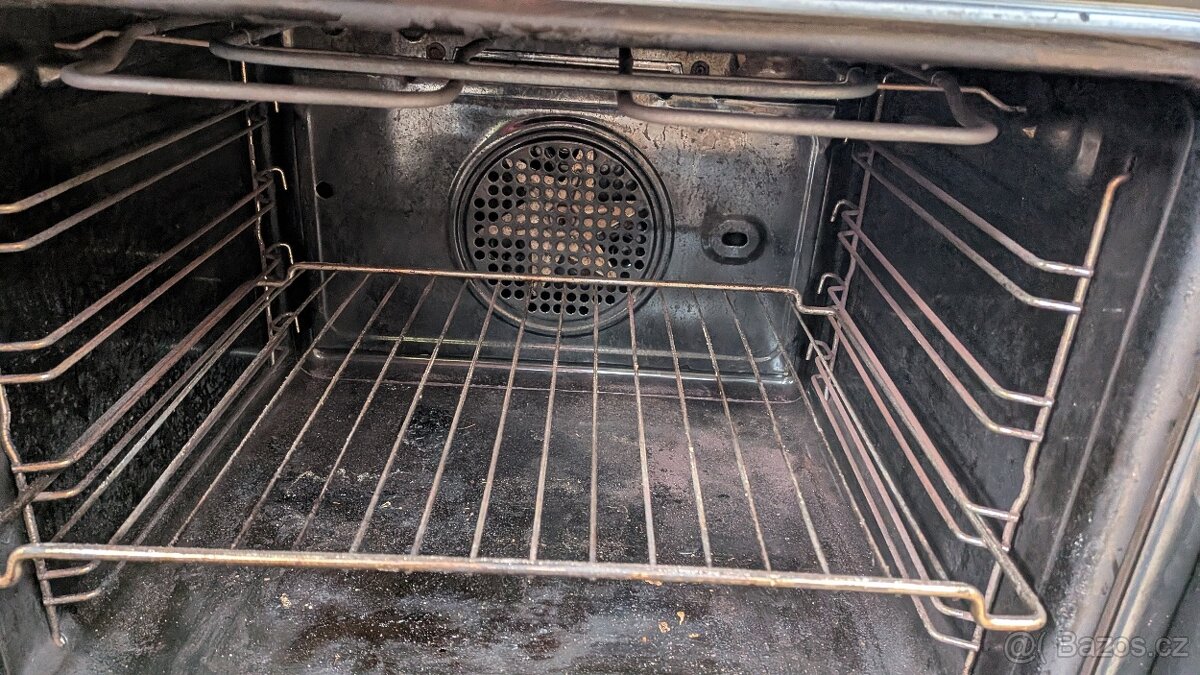 Prodám elektrickou troubu Whirpool - 4