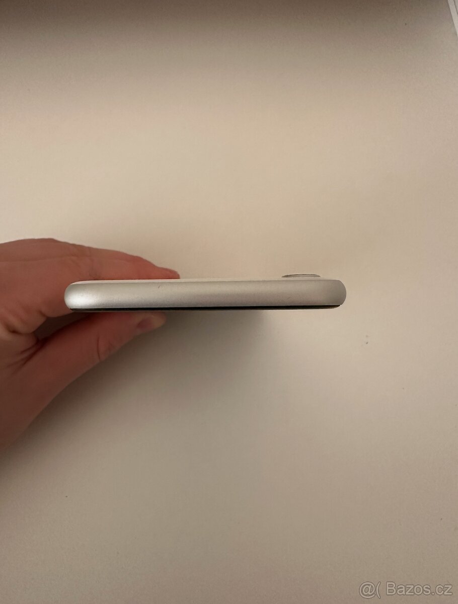 Apple iPhone SE 2020, 64 GB, Bílý – SUPER STAV - 4