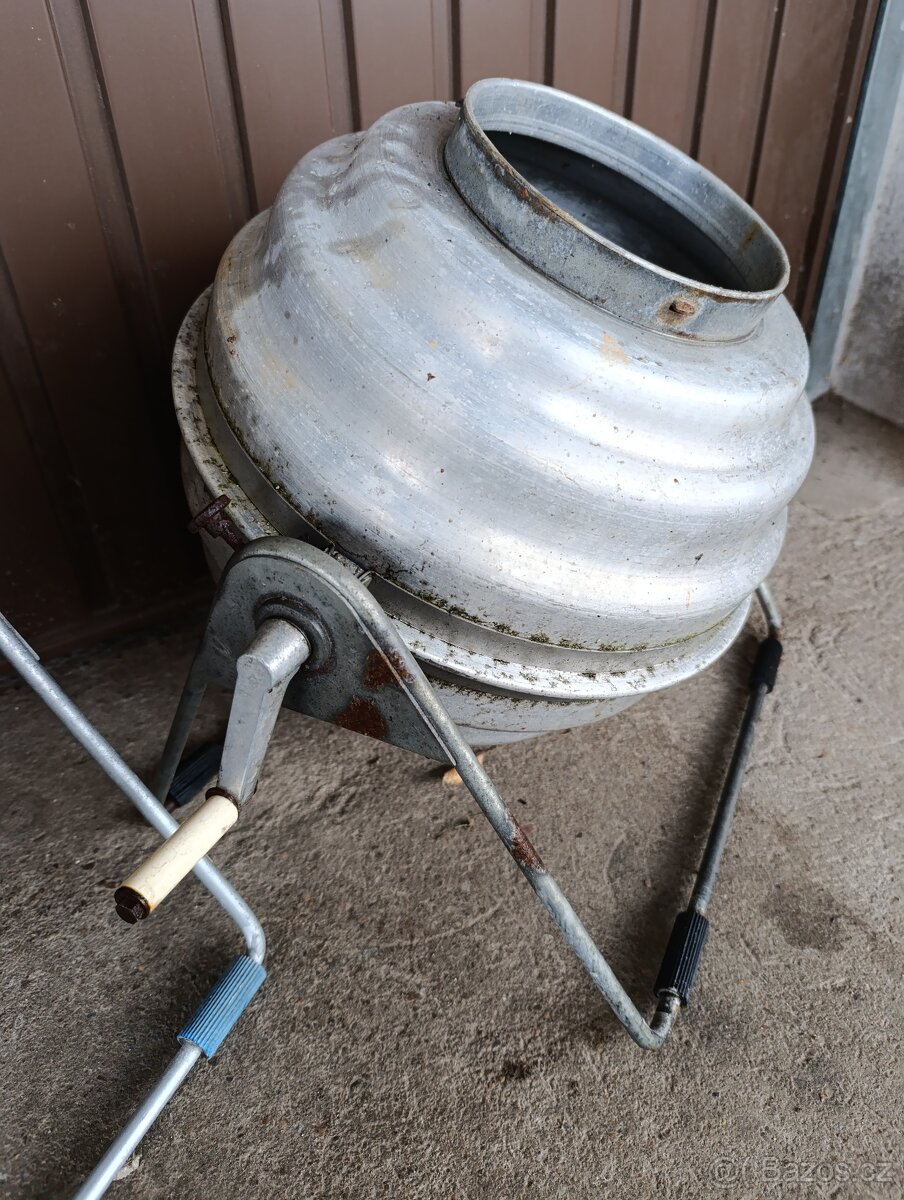 Stará ruční hliníková pračka - 4