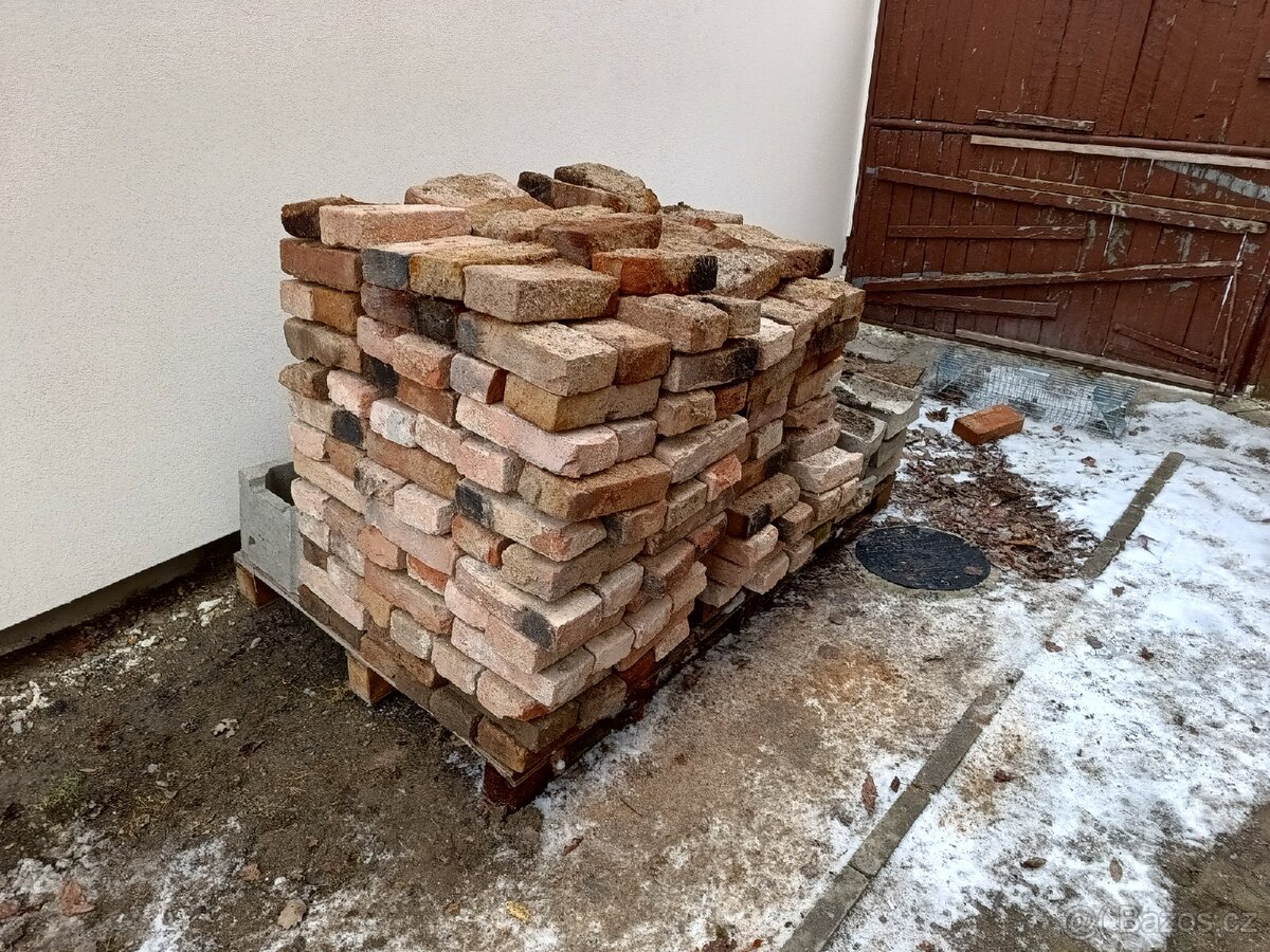 Cihly + žlaby za odvoz - 4