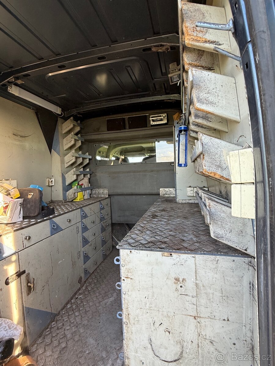 Prodám Renault Master 2.3 110kw 6 míst - 4