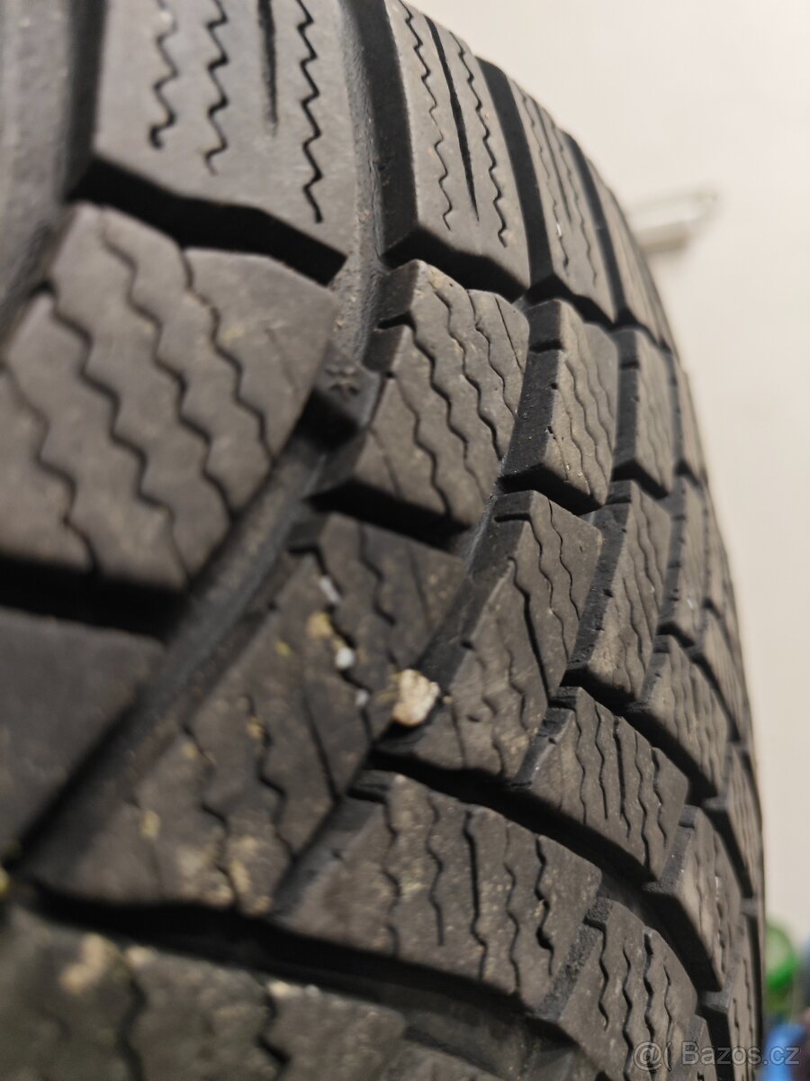 Zimní pneu 202/55/17 Bridgestone 2ks - 4