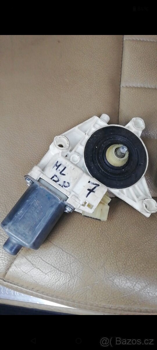 Mercedes 130822272/A2518200042 přední pravý motor na okno - 4