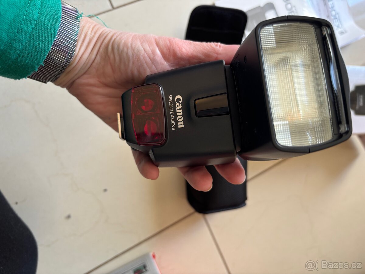 Blesk Canon speedlite 430EX II - 4