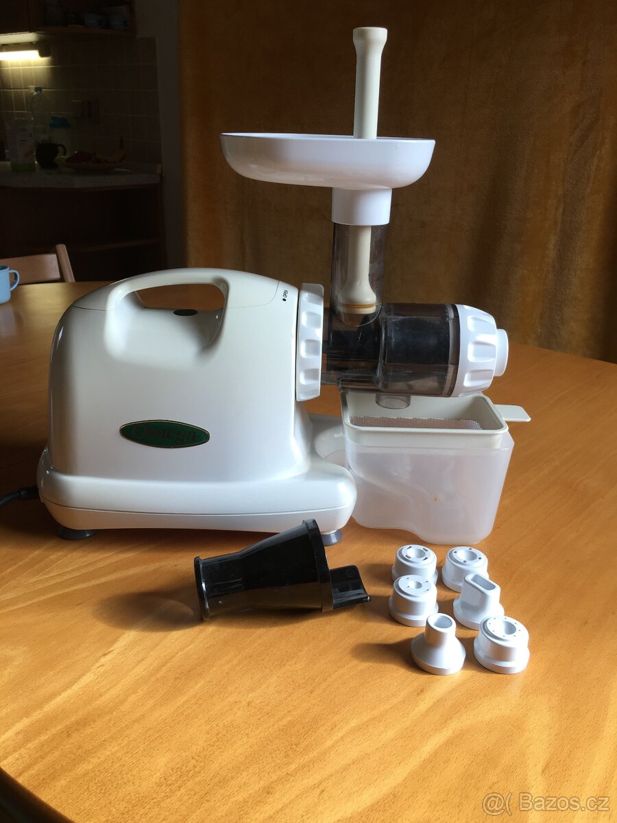 Odšťavňovač OMEGA – J8224 - 4