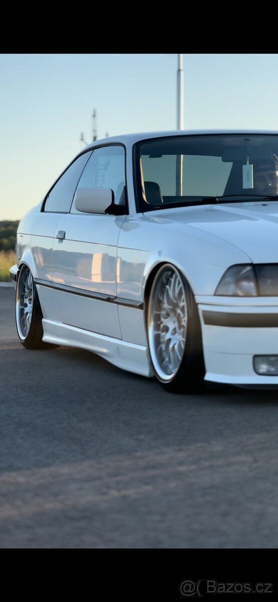 BMW E36 coupe 318is - 4