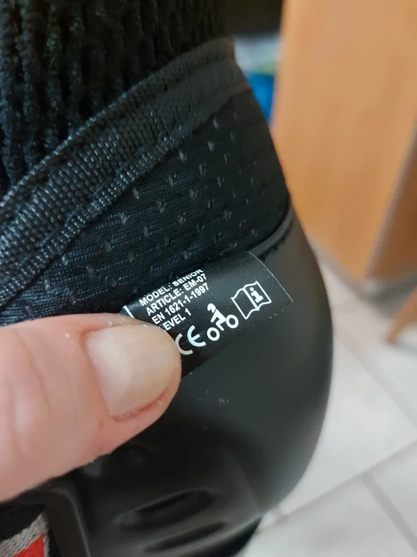 chránič těla značky EMERZE - 4