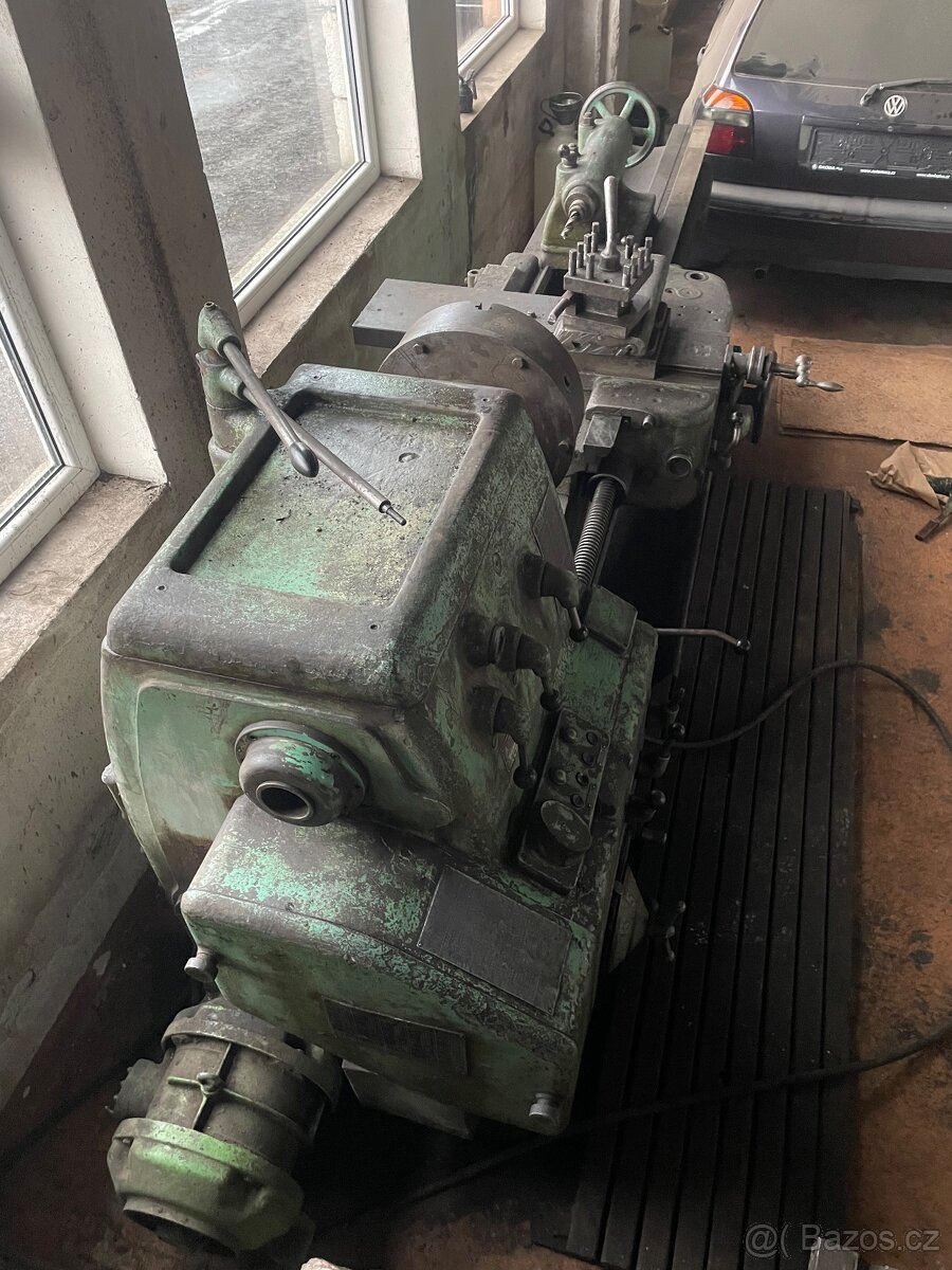 Soustruh hrotový sui 50/1000 - 4