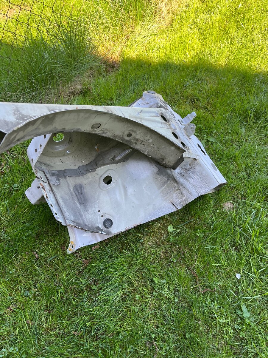 Výřez octavia 3 levá čtvrtka špička výřezový díl - 4