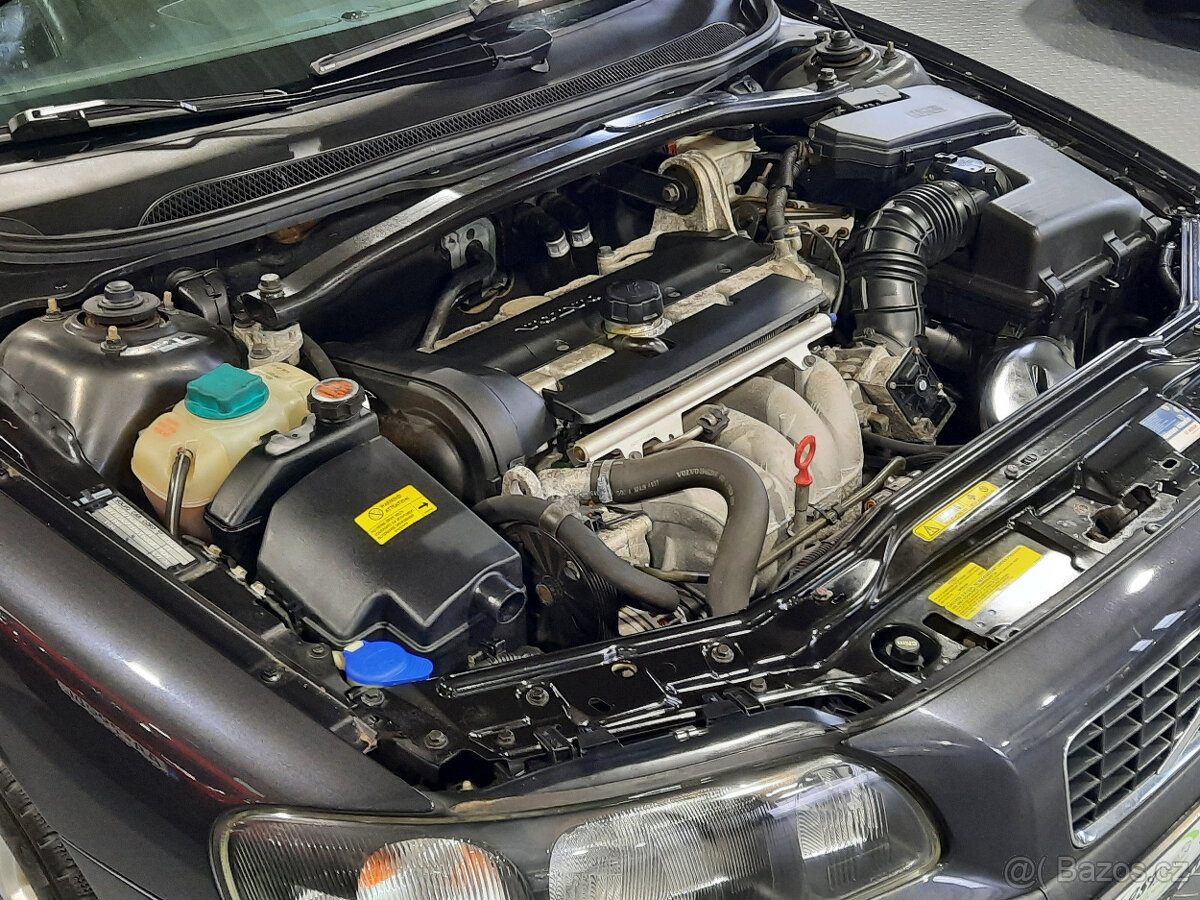 Volvo S60 - 2,4i Comfort TOP stav - 4