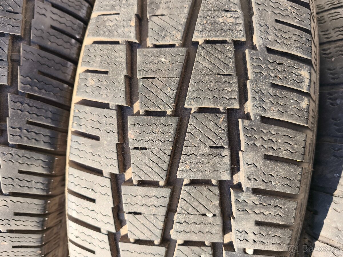 215/65/16C celoroční - 4