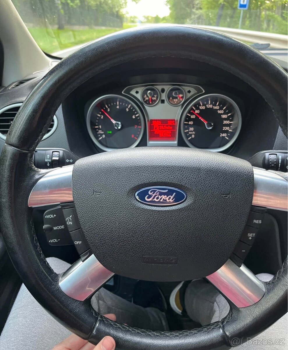 Ford focus 1.6 - 4