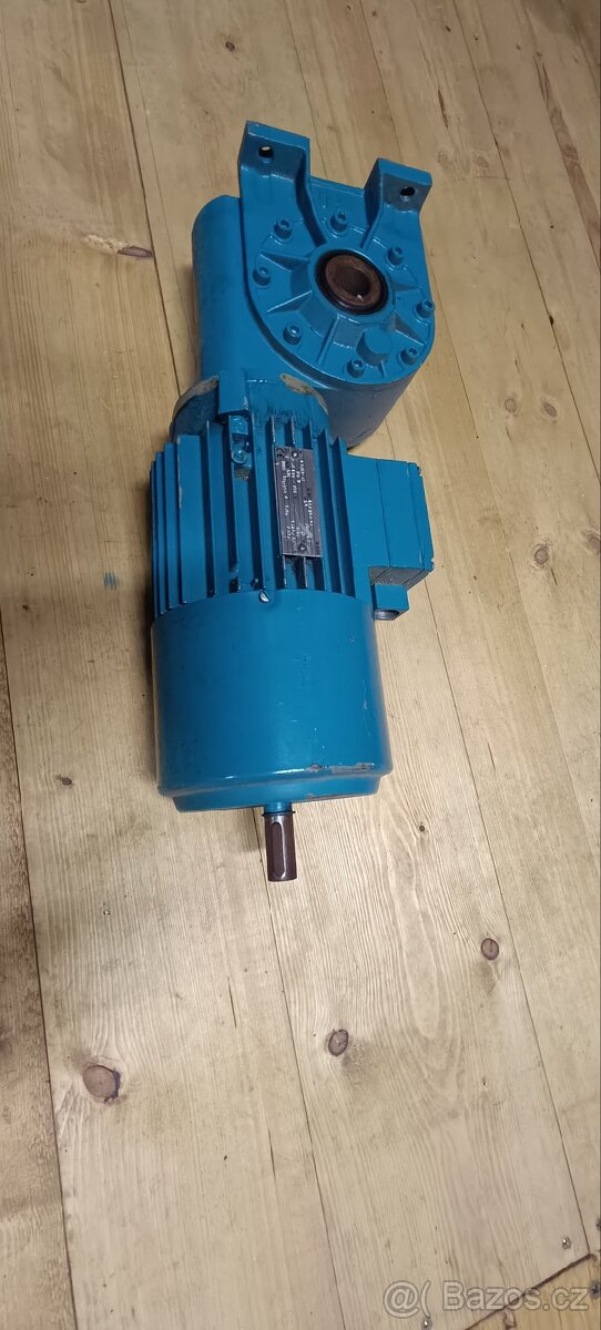 Motor s převodovkou - 4