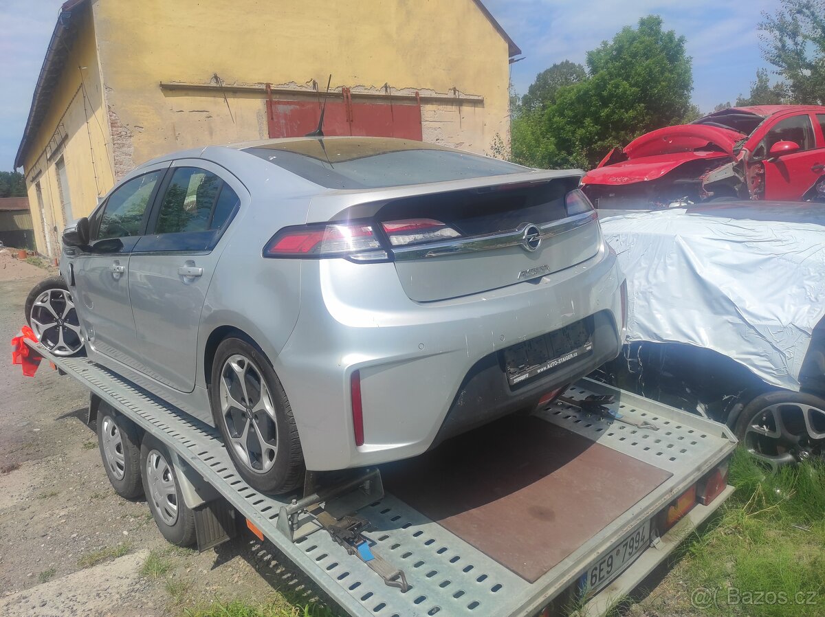 Opel Ampera 1.4 + elektro 2014 - 4