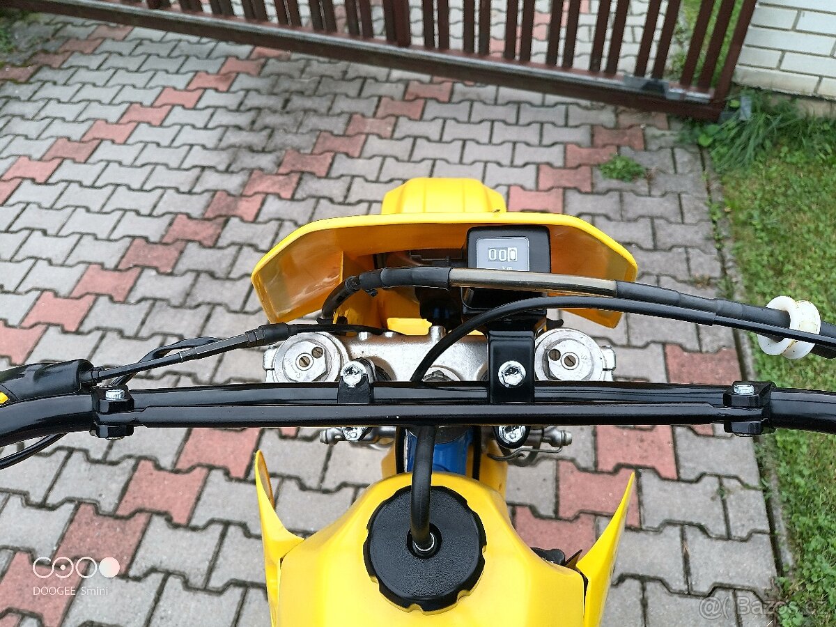 SUZUKI RMX 250